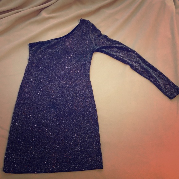 Off shoulder dress - Picture 1 of 3